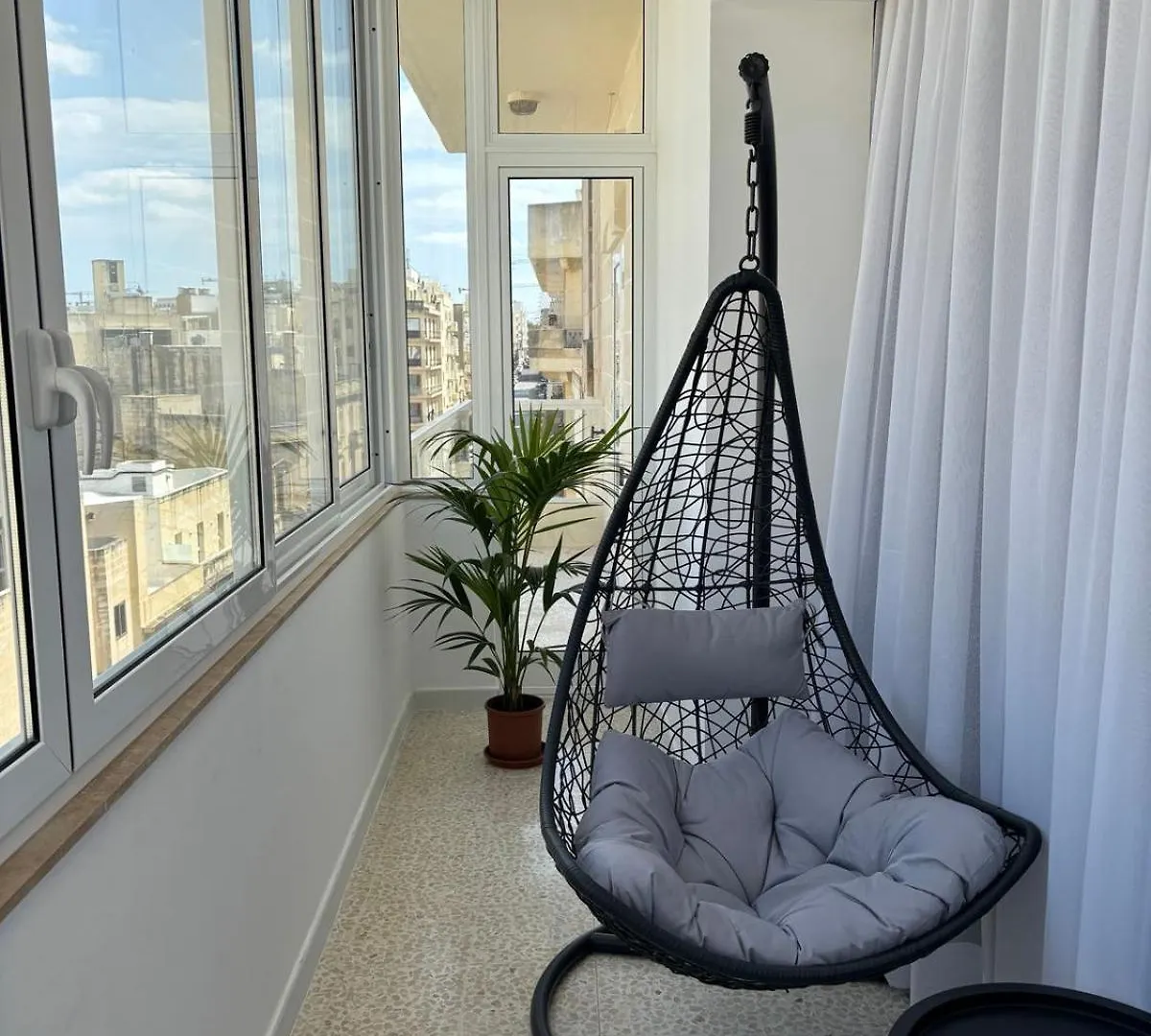 Zero55Rooms 3-Bed 3-Bath Apartment With Sea Views Sliema Malta
