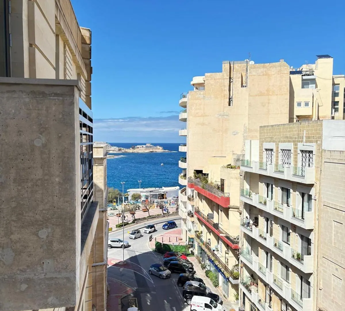 Zero55Rooms 3-Bed 3-Bath Apartment With Sea Views Sliema